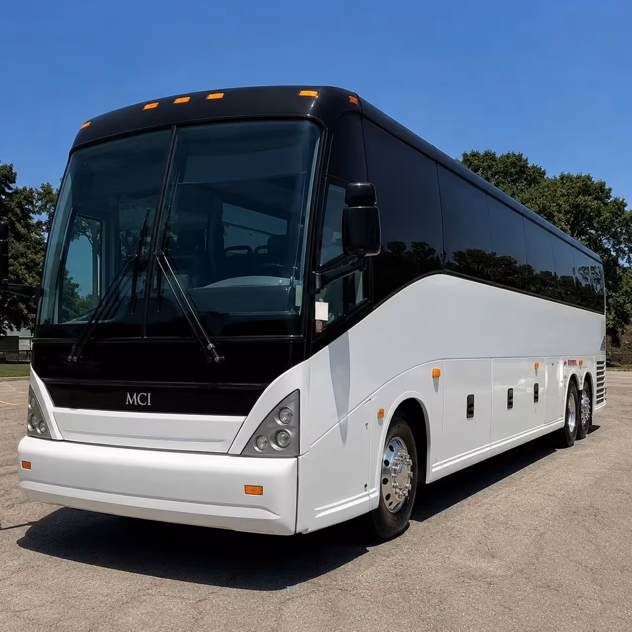 hotel shuttle buses between aus and downtown austin